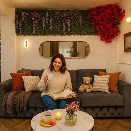 Royalty Apt With City Views On Calea Victoriei Bukarest Eksteriør billede