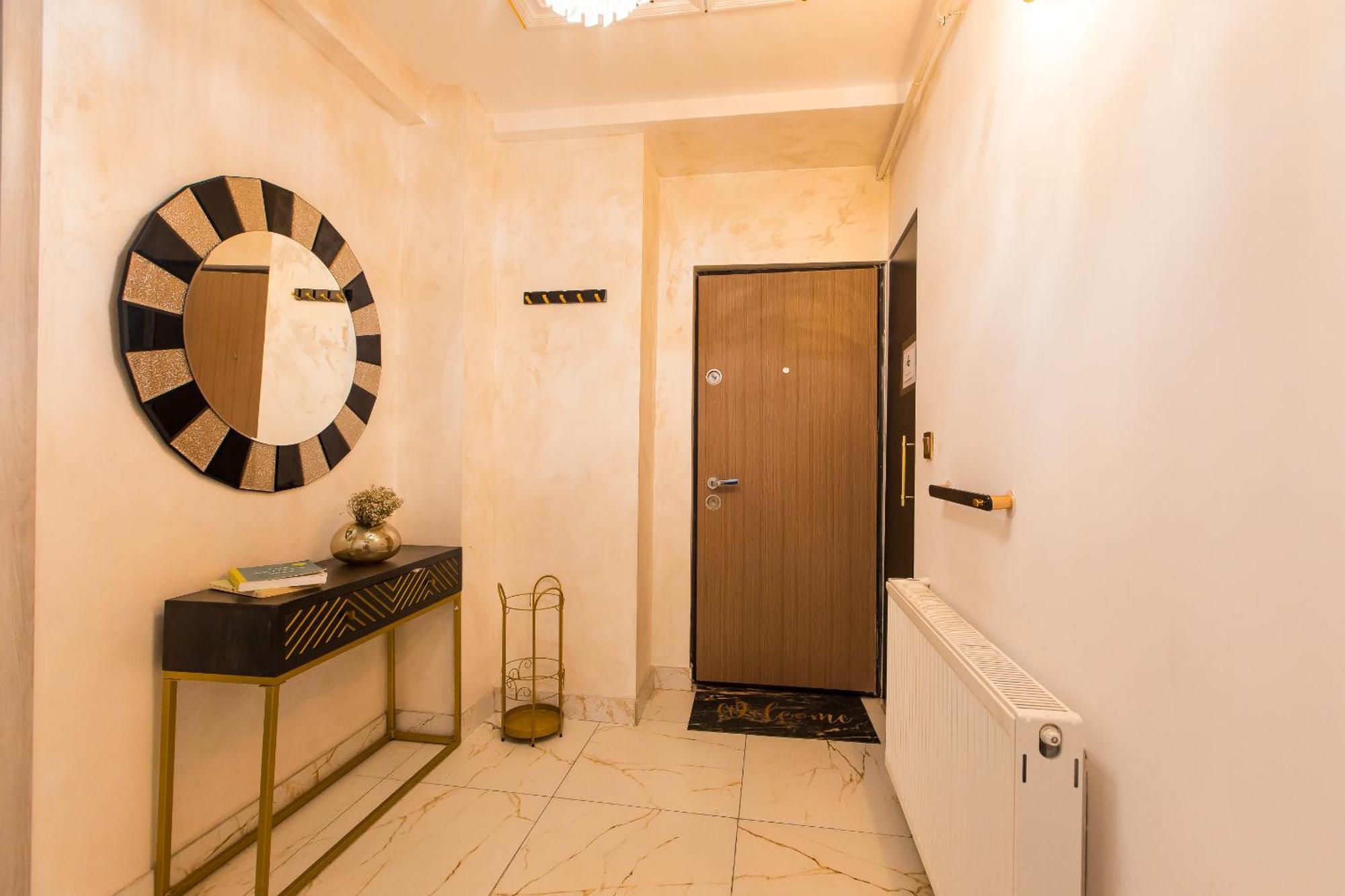 Royalty Apt With City Views On Calea Victoriei Bukarest Eksteriør billede