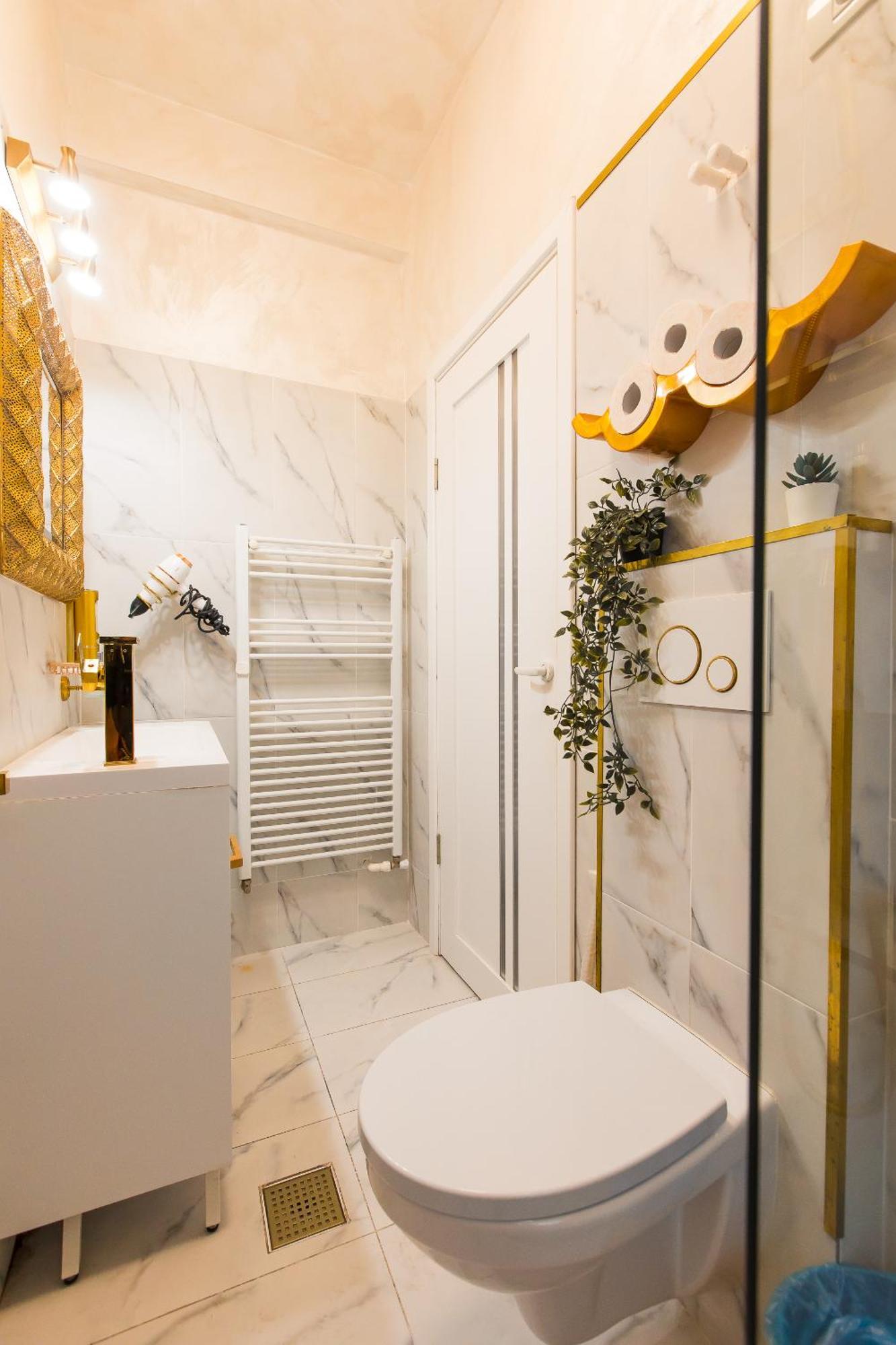 Royalty Apt With City Views On Calea Victoriei Bukarest Eksteriør billede