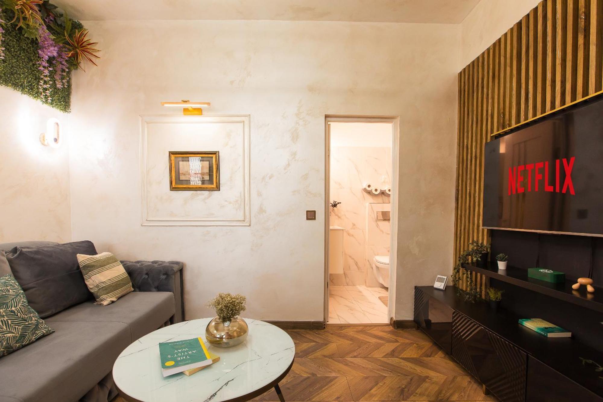 Royalty Apt With City Views On Calea Victoriei Bukarest Eksteriør billede